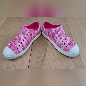Native Kids Pink Camouflage Water Shoes
